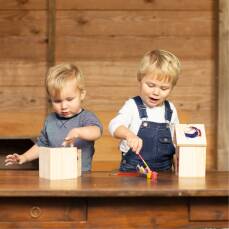 Bastler Nistkasten mit Farbe DIY-Nistkasten für Kinder