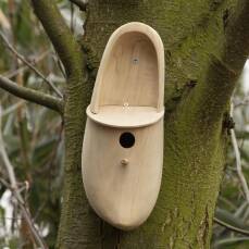 Holzschuh als Nistkasten ohne Aufdruck
